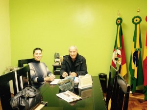 visita da promotora ao prefeito 14-07-15